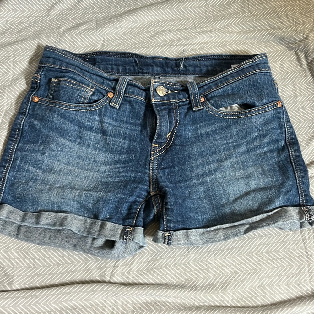 denim levi’s shorts